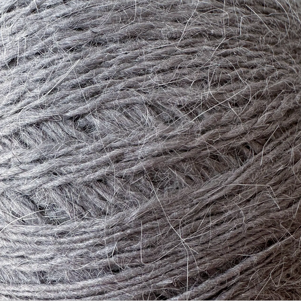 Пряжа Avanti Yarn Angora 70 (Ангора 70) №935 темно-серый, нитки ангора для вязания спицами и крючком 935 фото