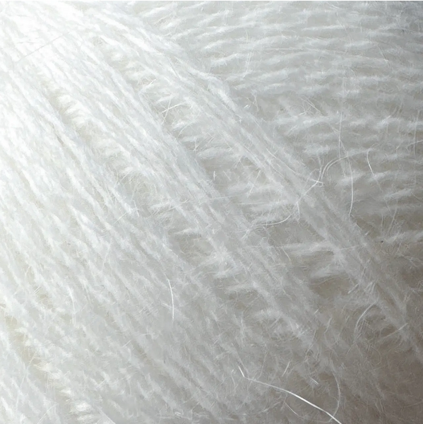 Пряжа Avanti Yarn Angora 70 (Ангора 70) №901 белый, нитки ангора для вязания спицами и крючком 901 фото
