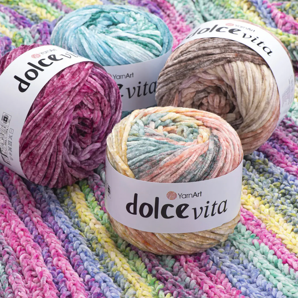 Пряжа Yarnart Dolce Vita № 3405 - плюшевая (велюр), секционной покраски для вязания спицами и крючком 3405 фото